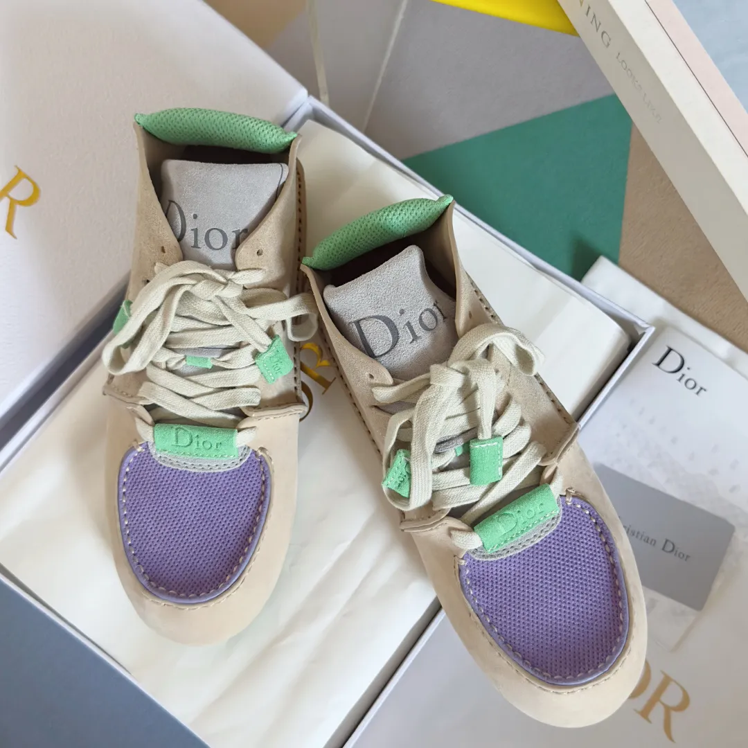 Men's shoes 💰680 Top version: Dior Roadie series catwalk couple style handmade casual sports shoes delivery counter exquisite packaging 🛍📦 ▪️Material: original custom imported first-layer cowhide ▪️Inner lining: original custom leather lining ▪️Sole: original molded anti-slip rubber material ▪️Sole thickness: 2CM ▪️Size: women's 35-40 / Men's 39-45